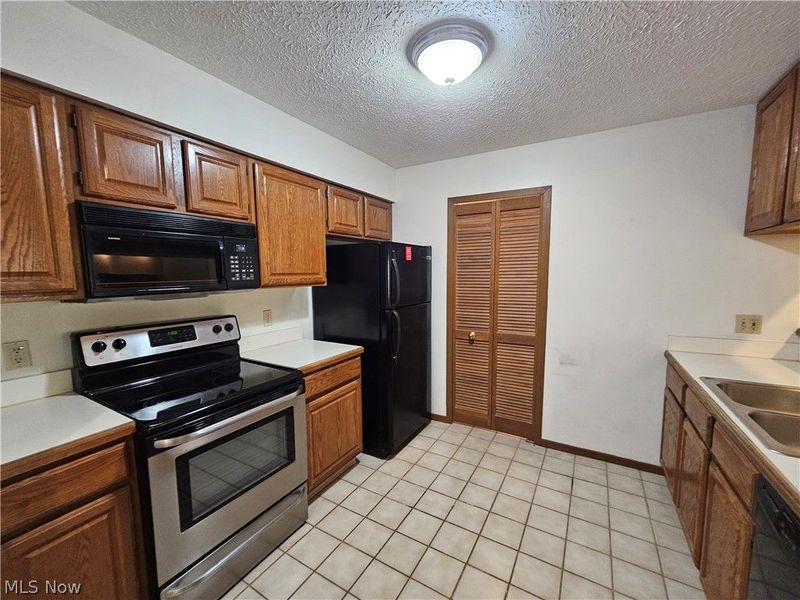 8605 Scenicview Drive , Unit 203, Broadview Heights, OH 44147 Photo 8