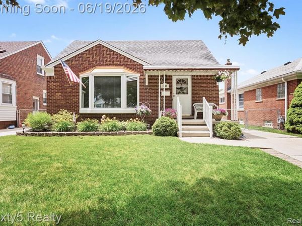 7646 Robinson Avenue, Allen Park, MI 48101