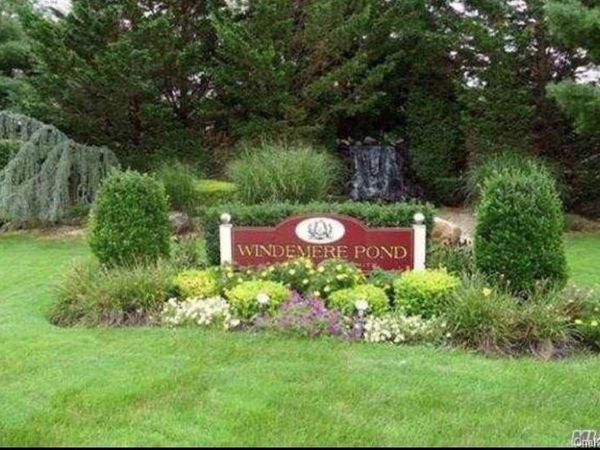 34 Cedar Ridge Lane, Bay Shore, NY 11706