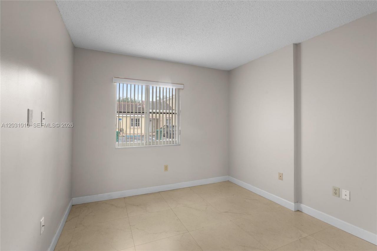 330 NW 114th Ave, Unit 7-105, Sweetwater, FL 33172 Photo