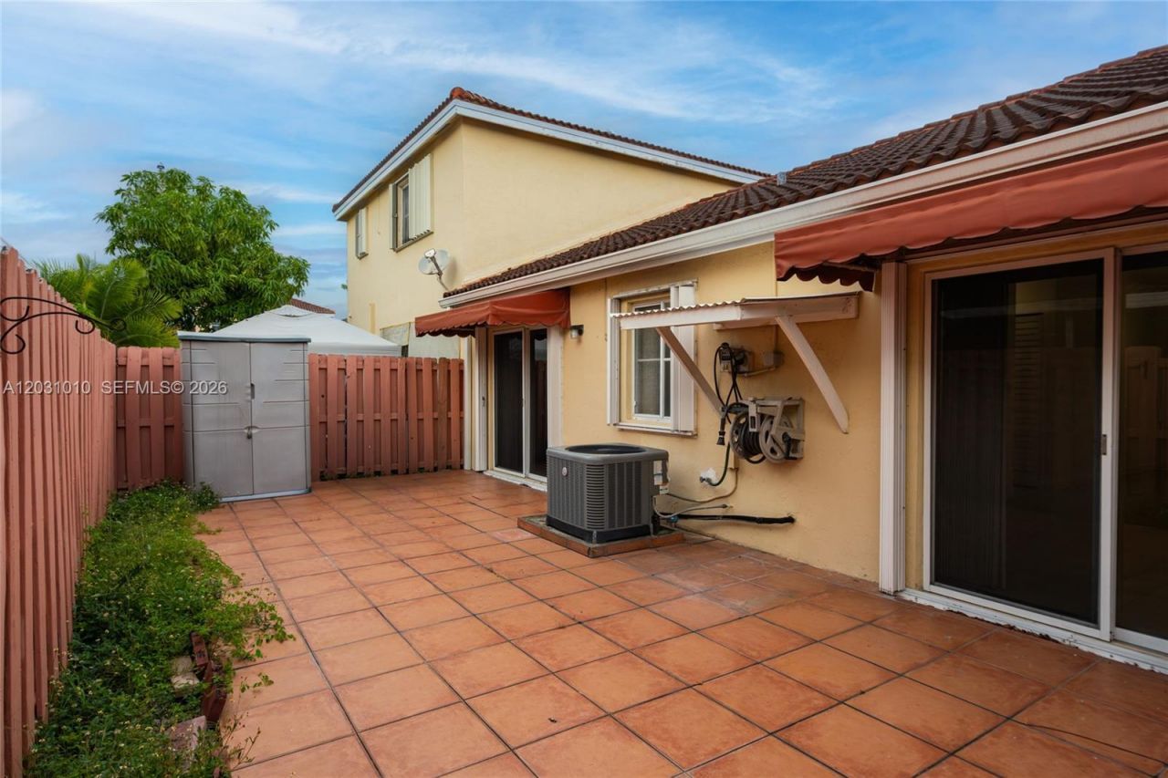 330 NW 114th Ave, Unit 7-105, Sweetwater, FL 33172 Photo