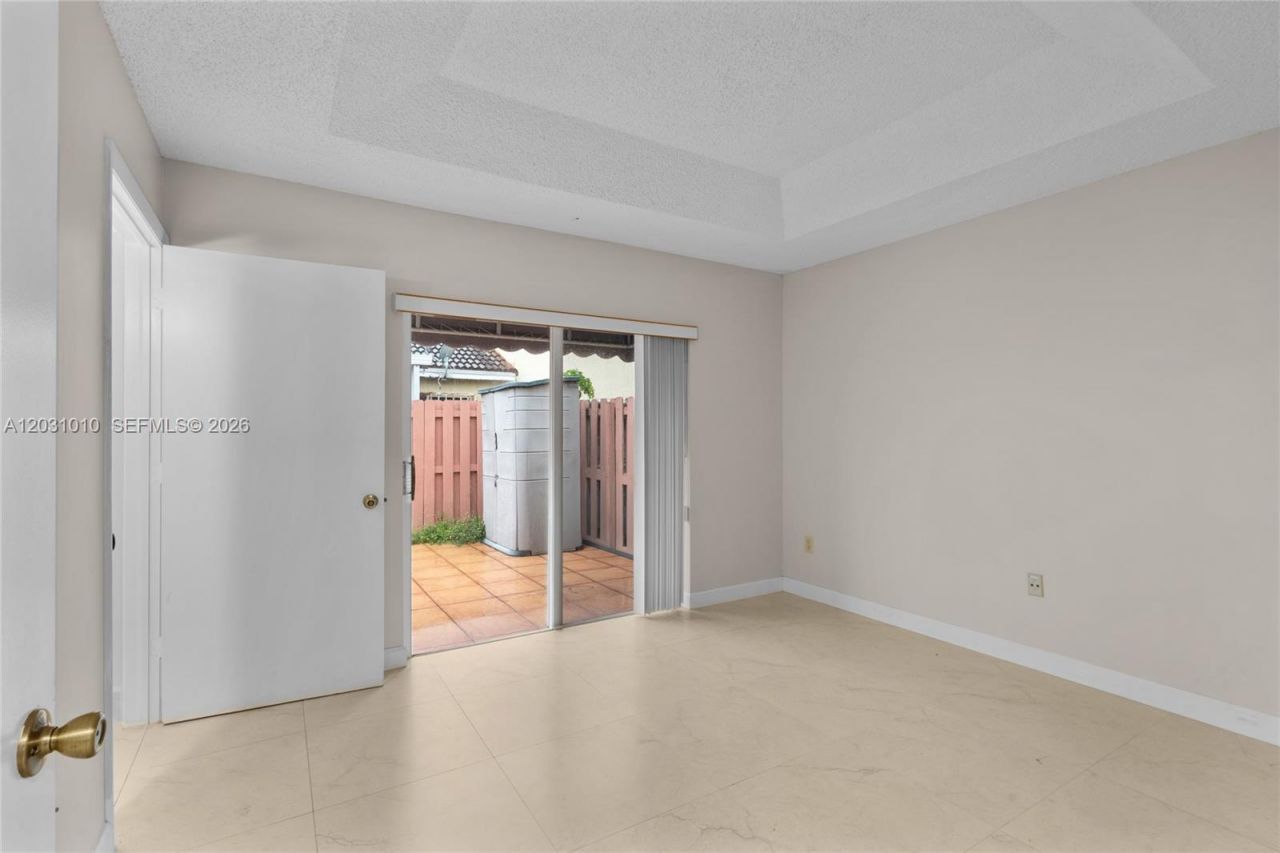 330 NW 114th Ave, Unit 7-105, Sweetwater, FL 33172 Photo