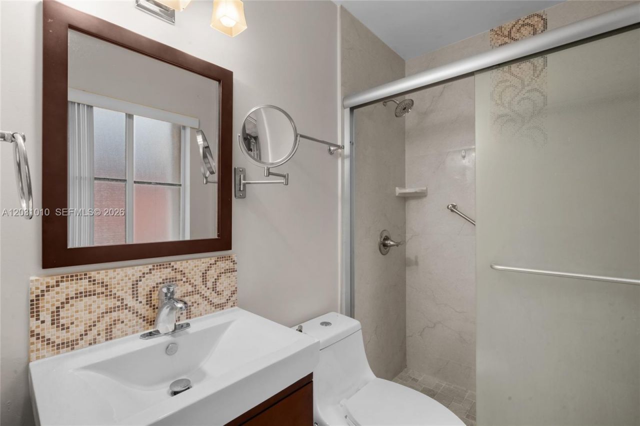 330 NW 114th Ave, Unit 7-105, Sweetwater, FL 33172 Photo