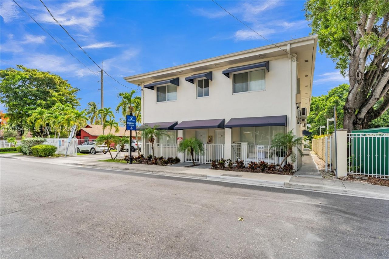6647 SW 59th Pl , Unit 101, South Miami, FL 33143 Photo