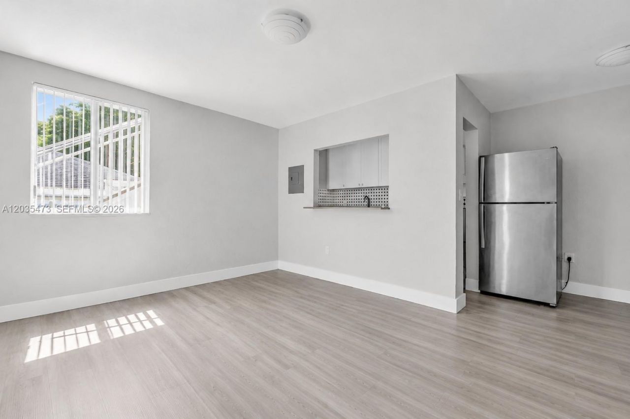 6647 SW 59th Pl , Unit 101, South Miami, FL 33143 Photo