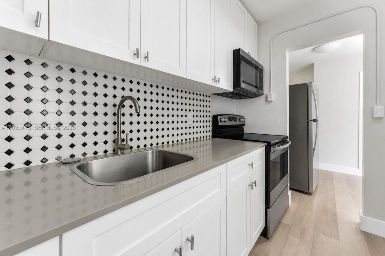 6647 SW 59th Pl , Unit 101, South Miami, FL 33143 Photo
