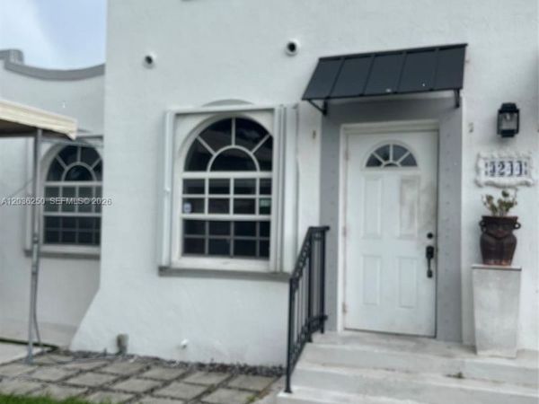 3244 SW 3rd St, Unit L, Miami, FL 33135