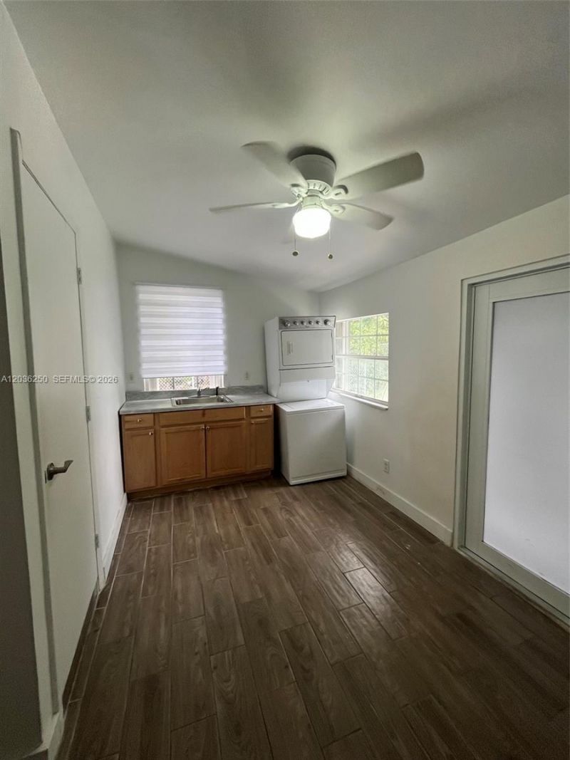3244 SW 3rd St, Unit L, Miami, FL 33135 Photo