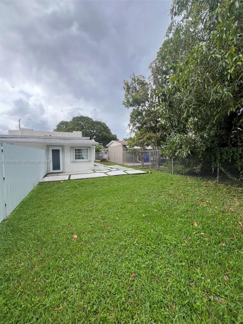 3244 SW 3rd St, Unit L, Miami, FL 33135 Photo