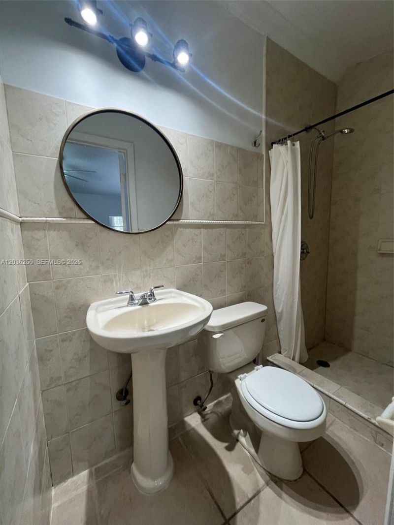 3244 SW 3rd St, Unit L, Miami, FL 33135 Photo
