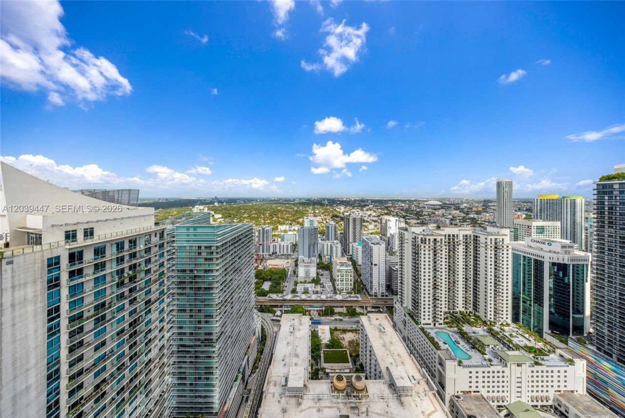 1000 Brickell Plz , Unit 4704, Miami, FL 33131 Photo