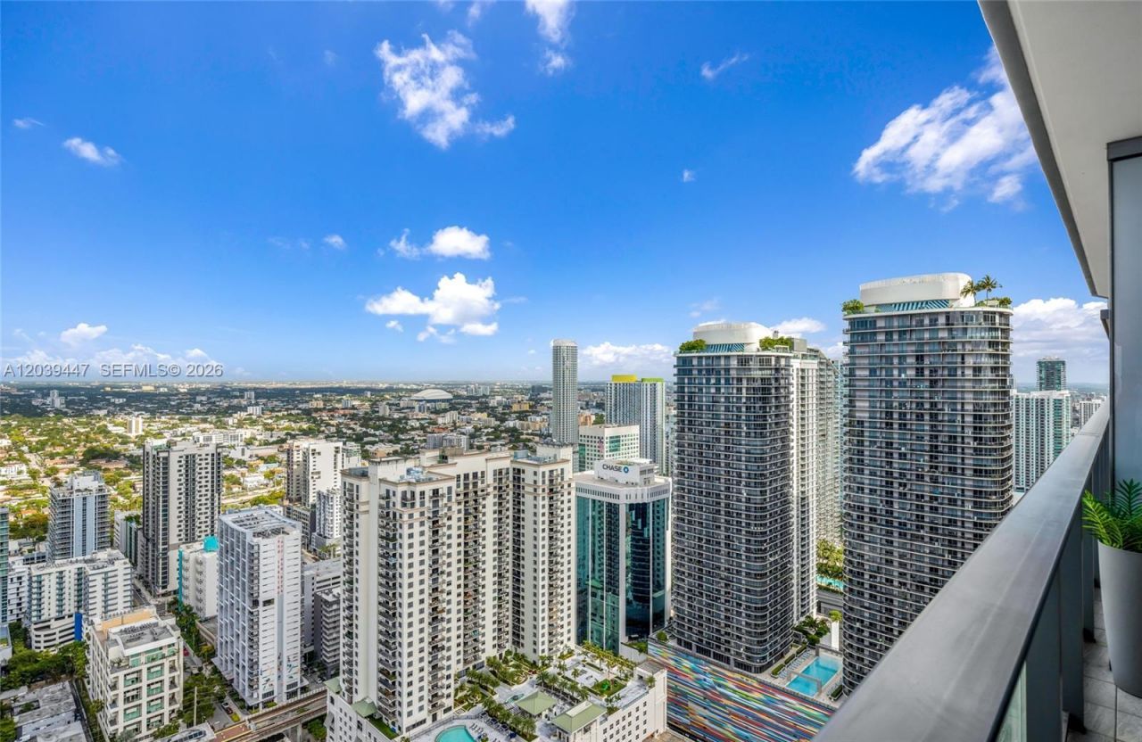 1000 Brickell Plz , Unit 4704, Miami, FL 33131 Photo