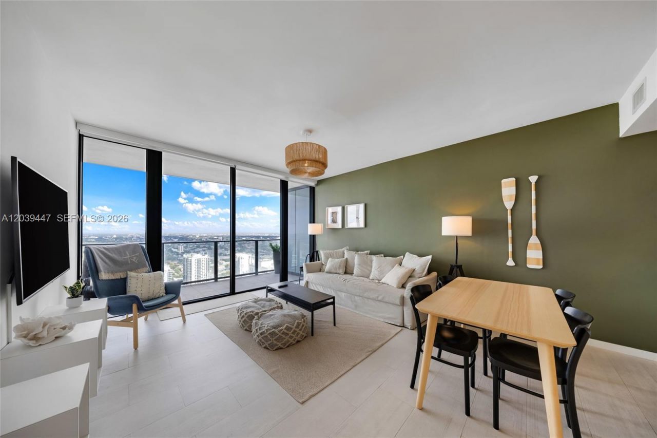 1000 Brickell Plz , Unit 4704, Miami, FL 33131 Photo