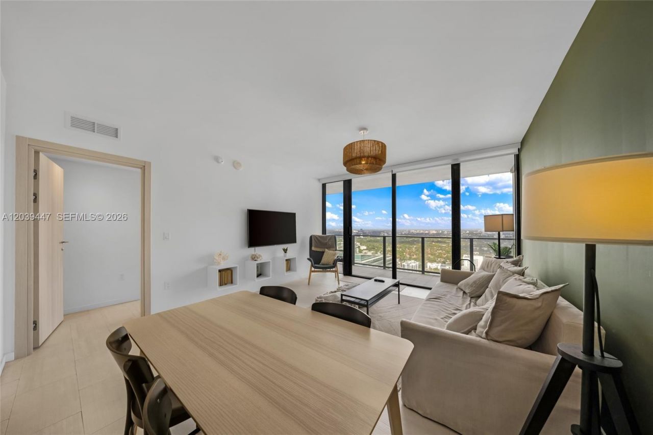 1000 Brickell Plz , Unit 4704, Miami, FL 33131 Photo