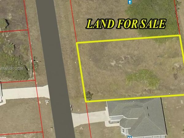 717 APRILE AVE S , Lehigh Acres, FL 33974