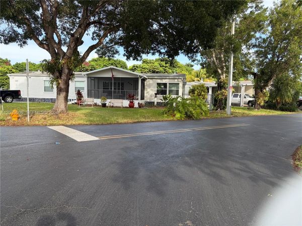 35303 SW 180th Ave 321-322, Homestead, FL 33034
