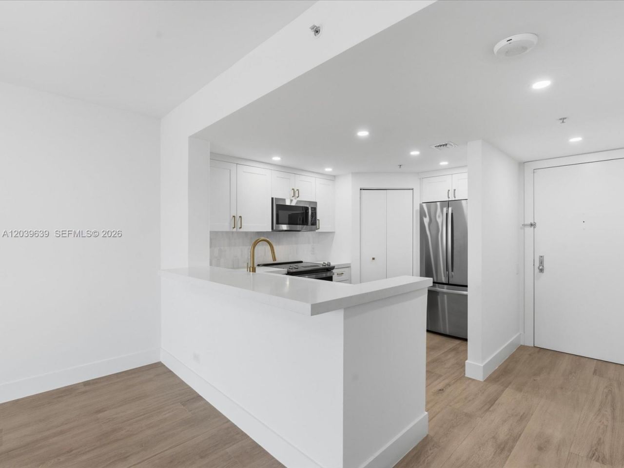 701 Brickell Key Blvd, Unit 1201, Miami, FL 33131 Photo