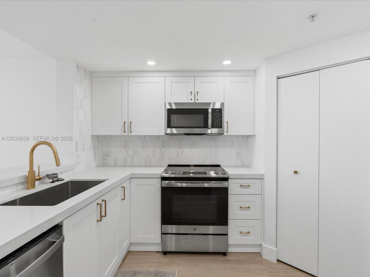 701 Brickell Key Blvd, Unit 1201, Miami, FL 33131 Photo
