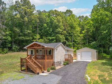 11767 James River Road, Shipman, VA 22971