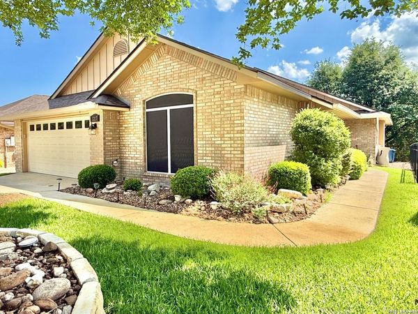 1217 Victory, Kerrville, TX 78028
