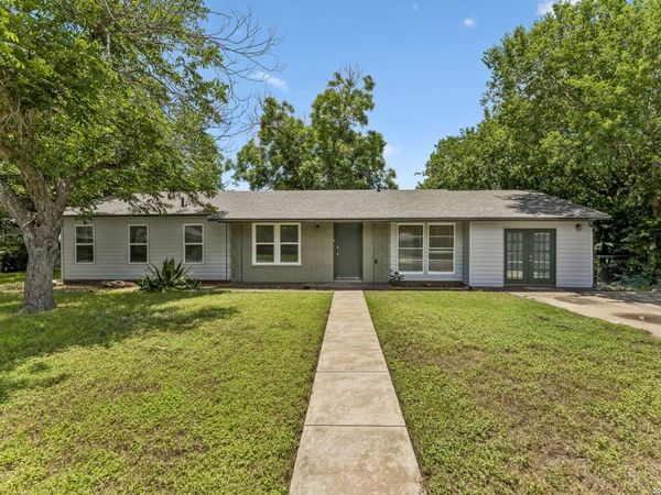 1411 HUMMINGBIRD LN, Seguin, TX 78155