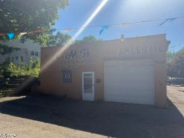 376 N Arlington Street , Akron, OH 44305