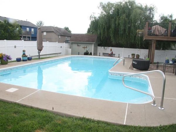 1301 Bradford Drive, Greenwood, MO 64034