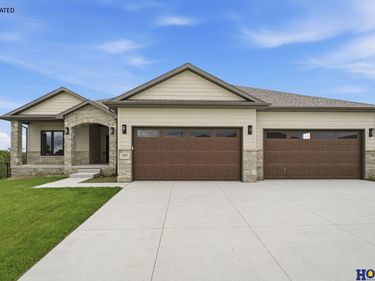 7565 Bernard Drive, Lincoln, NE 68516