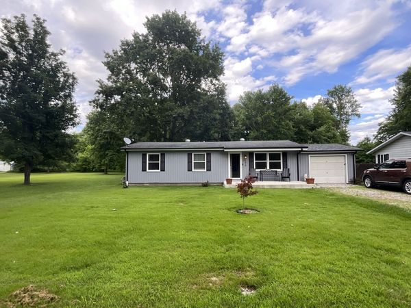 310 S Wood Street , Odin, IL 62870