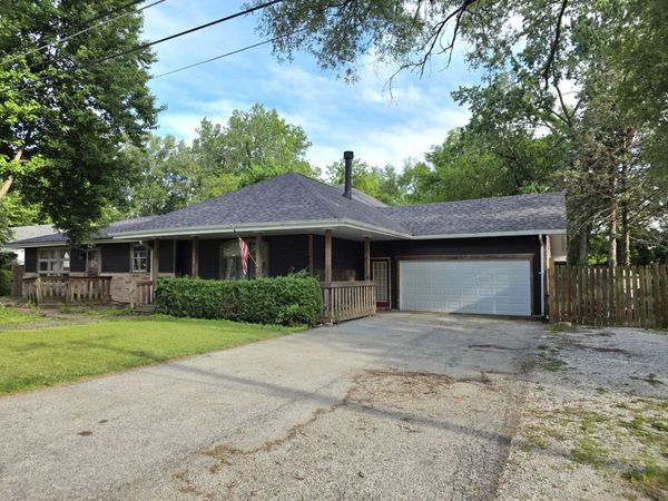 132 W 4th Avenue , New Lenox, IL 60451
