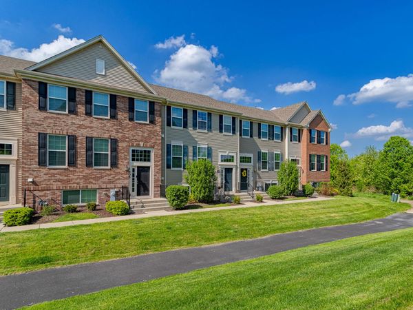 1609 Deer Pointe Drive , South Elgin, IL 60177