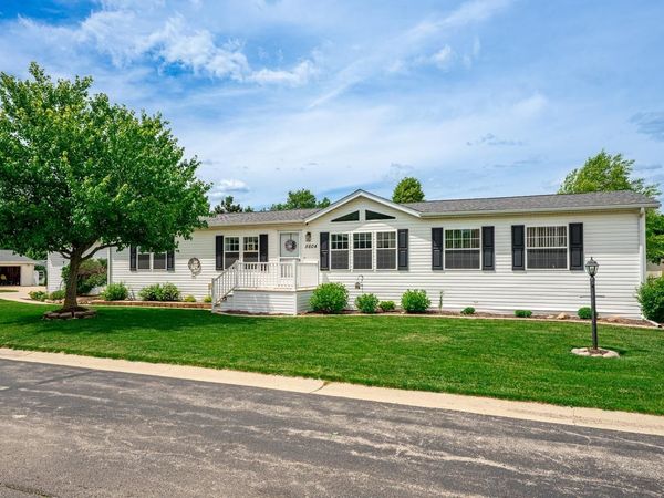 5604 IRVING Boulevard , Machesney Park, IL 61115