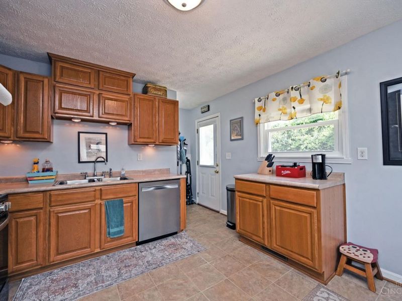 521 Denmark Drive, Union Twp, OH 45244 Photo 11