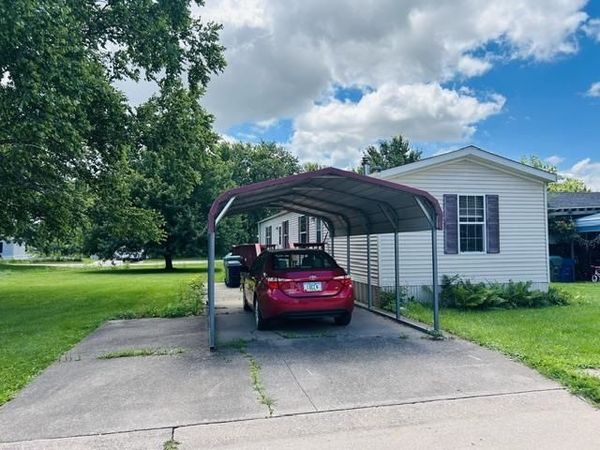 300 S Columbus St, Unit 108, West Liberty, IA 52776