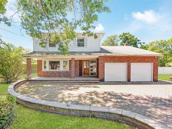 1103 Carlls Straight Path, Dix Hills, NY 11746