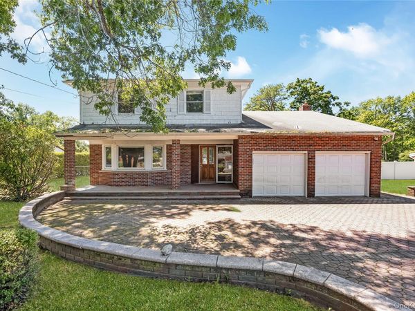1103 Carlls Straight Path , Dix Hills, NY 11746