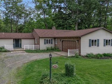 997 Sweet Road , East Aurora, NY 14052