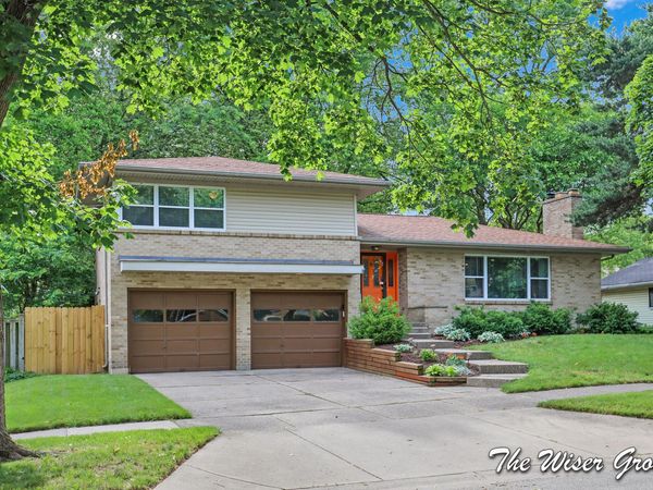 1613 Lotus Avenue SE, Grand Rapids, MI 49506