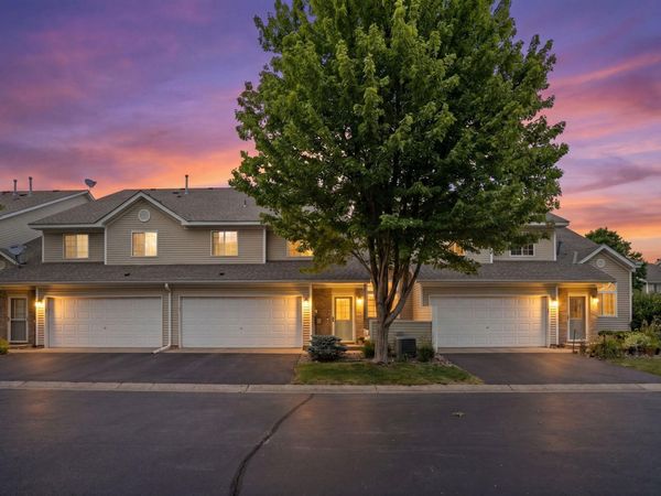 8854 Spring Lane, Woodbury, MN 55125