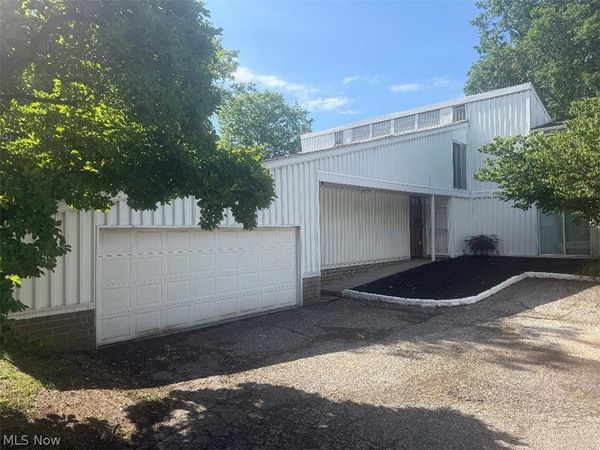 13 Sutton Place , Shaker Heights, OH 44120