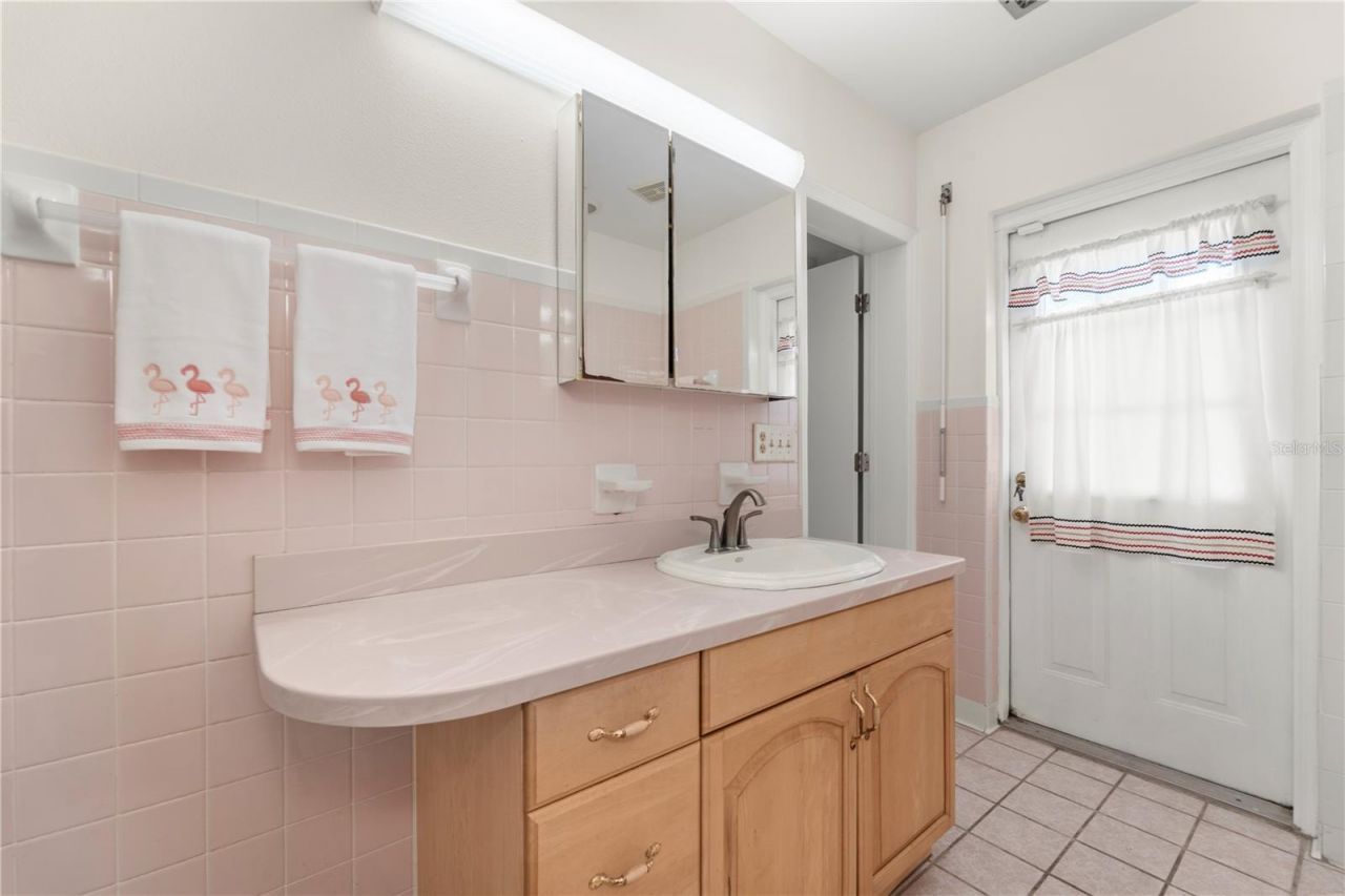 725 61st Street N, Saint Petersburg, FL 33710 Photo