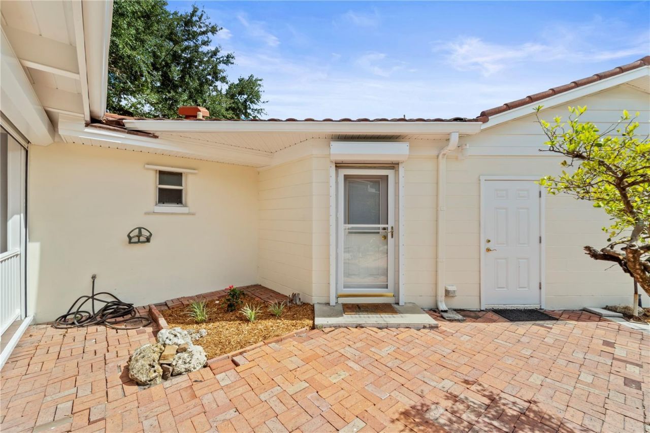 725 61st Street N, Saint Petersburg, FL 33710 Photo