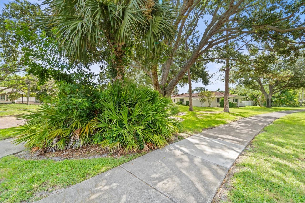 725 61st Street N, Saint Petersburg, FL 33710 Photo
