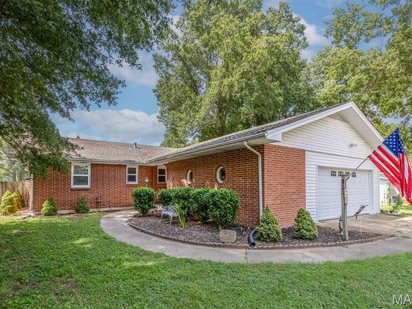 900 Hawthorn Drive, Sikeston, MO 63801