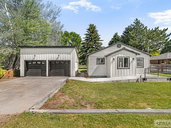 3315 E Rawson Street, AMMON, ID 83406