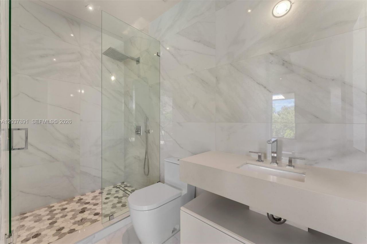 4430 Nautilus Dr, Miami Beach, FL 33140 Photo
