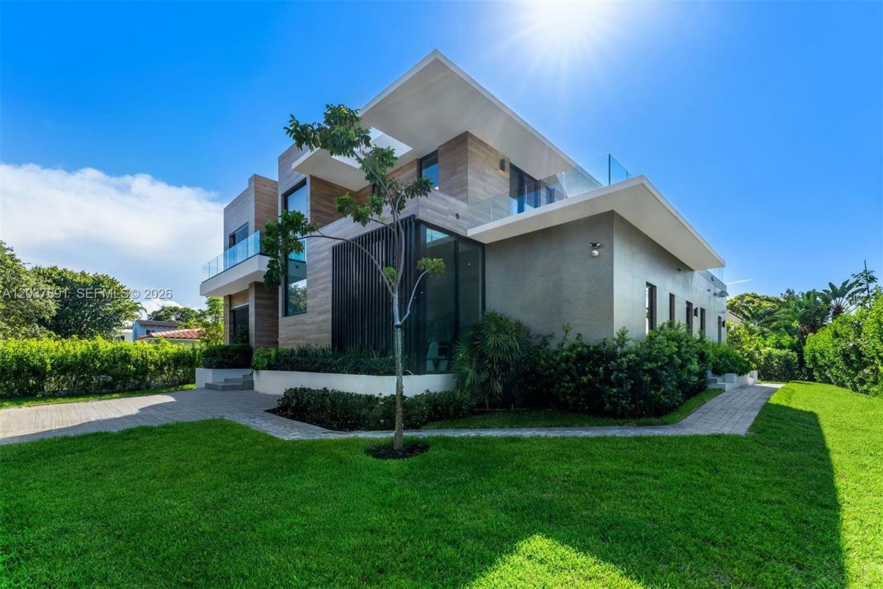 4430 Nautilus Dr, Miami Beach, FL 33140 Photo