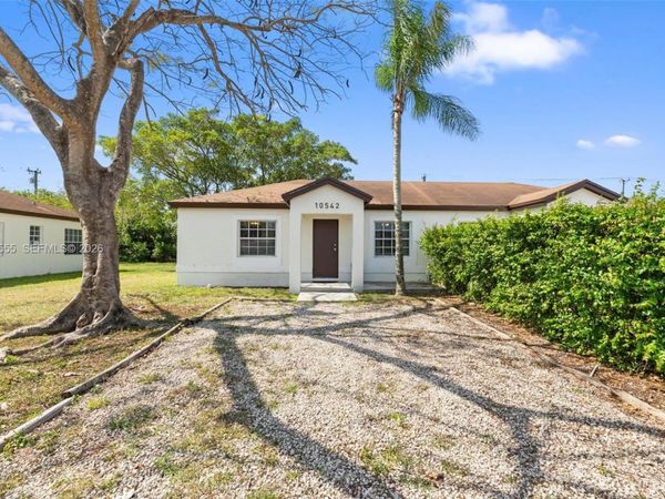 10544 SW 182nd St , Miami, FL 33157