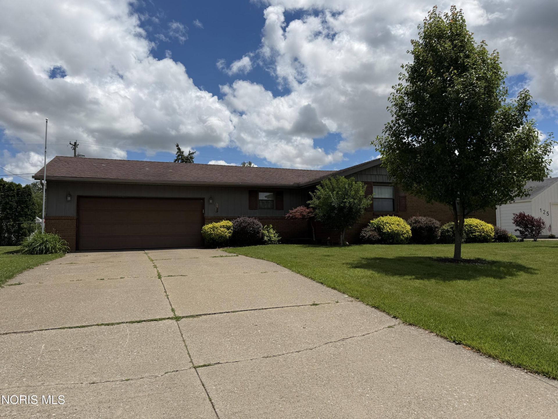 115 Bordeaux Drive , Napoleon, OH 43545 Main Photo