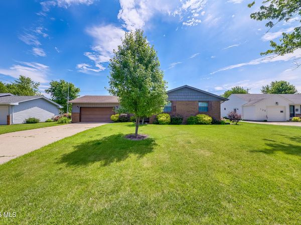115 Bordeaux Drive, Napoleon, OH 43545